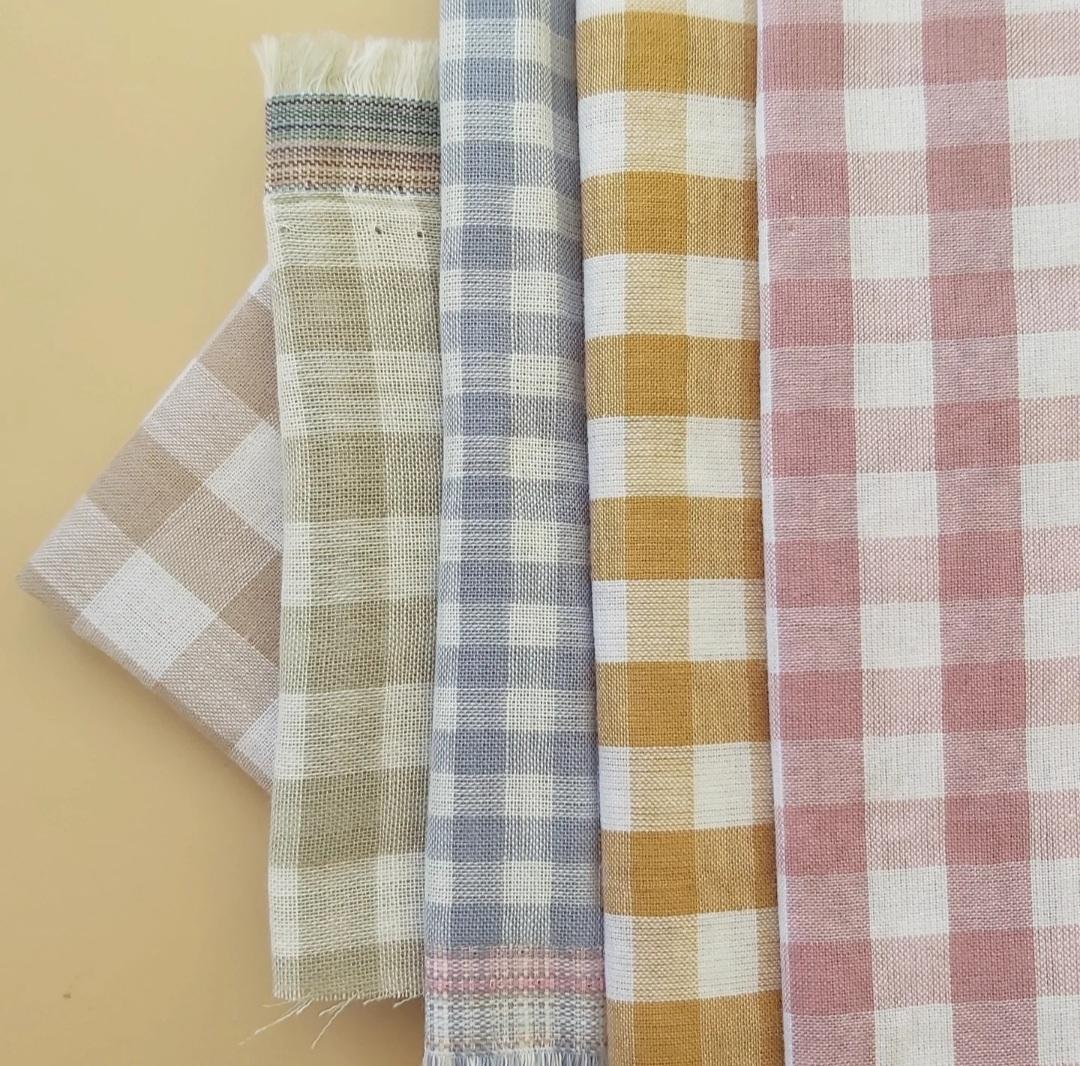 Silhouette Plaque | Gingham Fabric