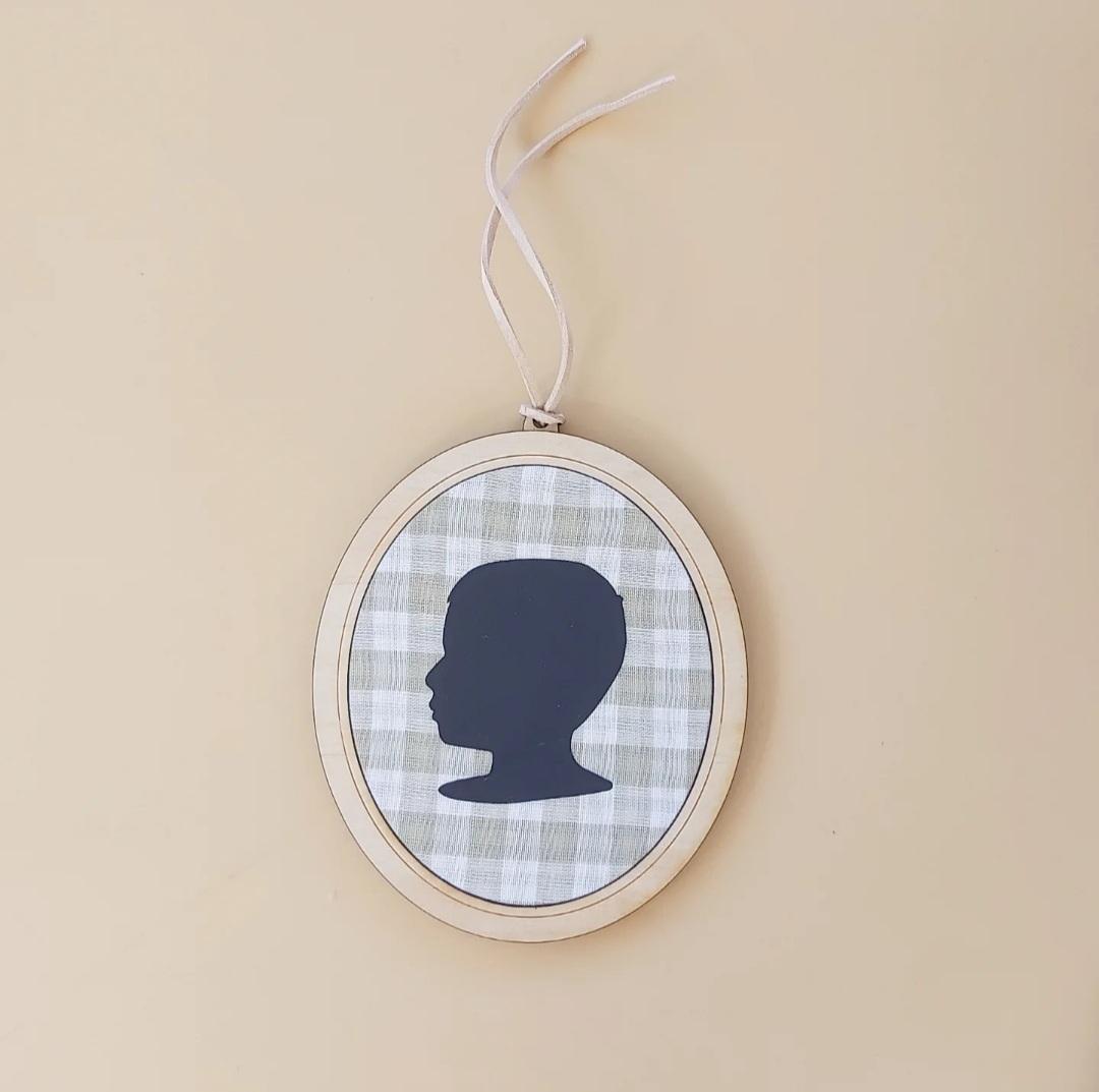 Silhouette Plaque | Gingham Fabric